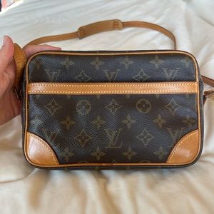 Louis Vuitton Trocadero 27 Crossbody